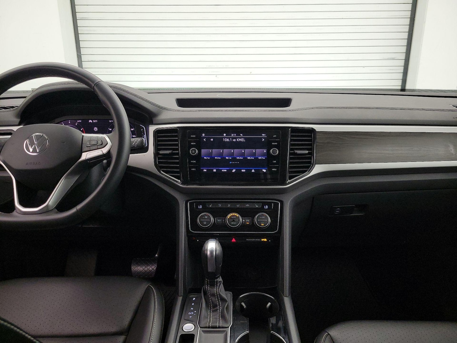 2022 Volkswagen Atlas SE w/Tech - Photo 10