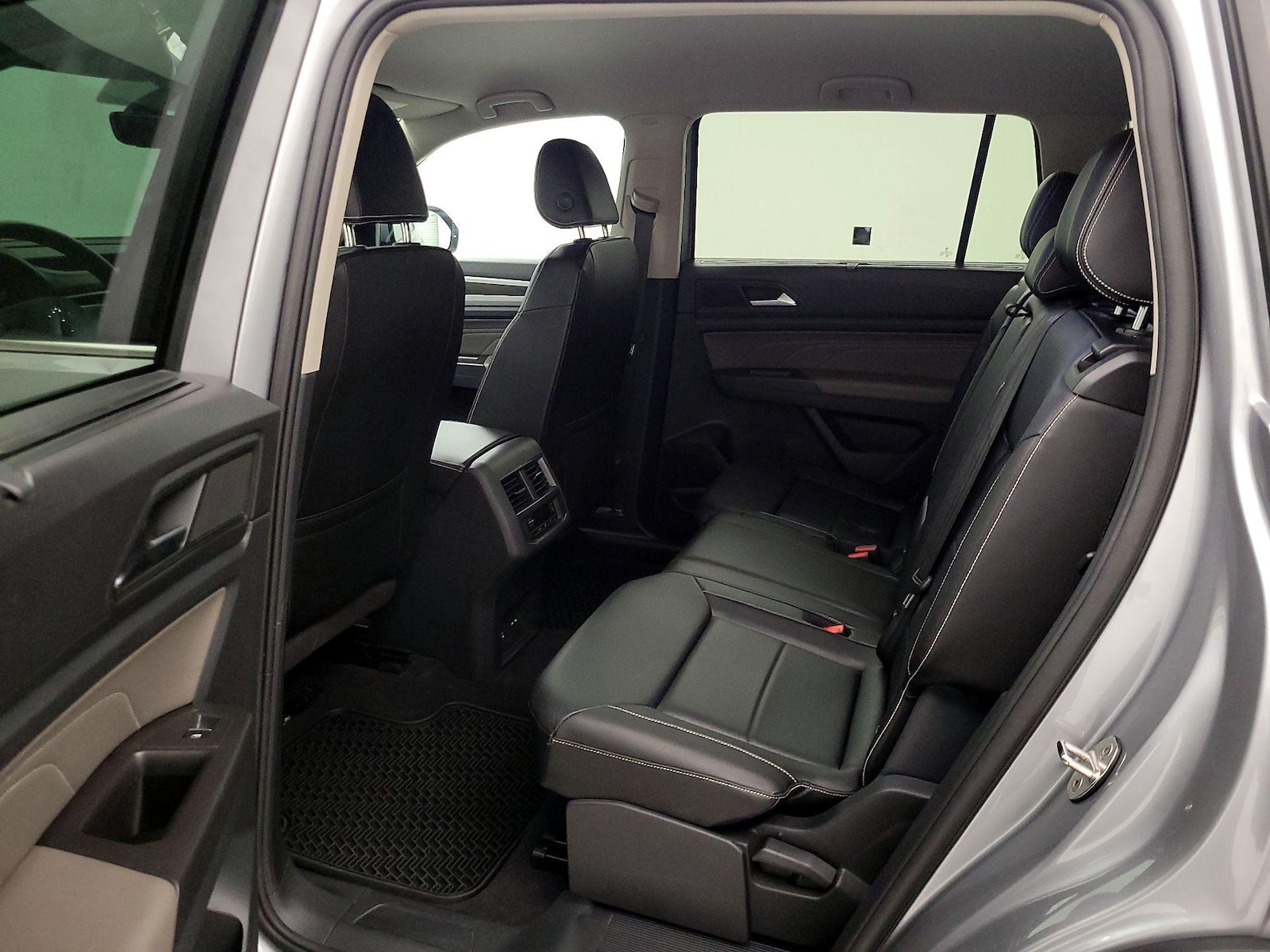 2022 Volkswagen Atlas SE w/Tech - Photo 20