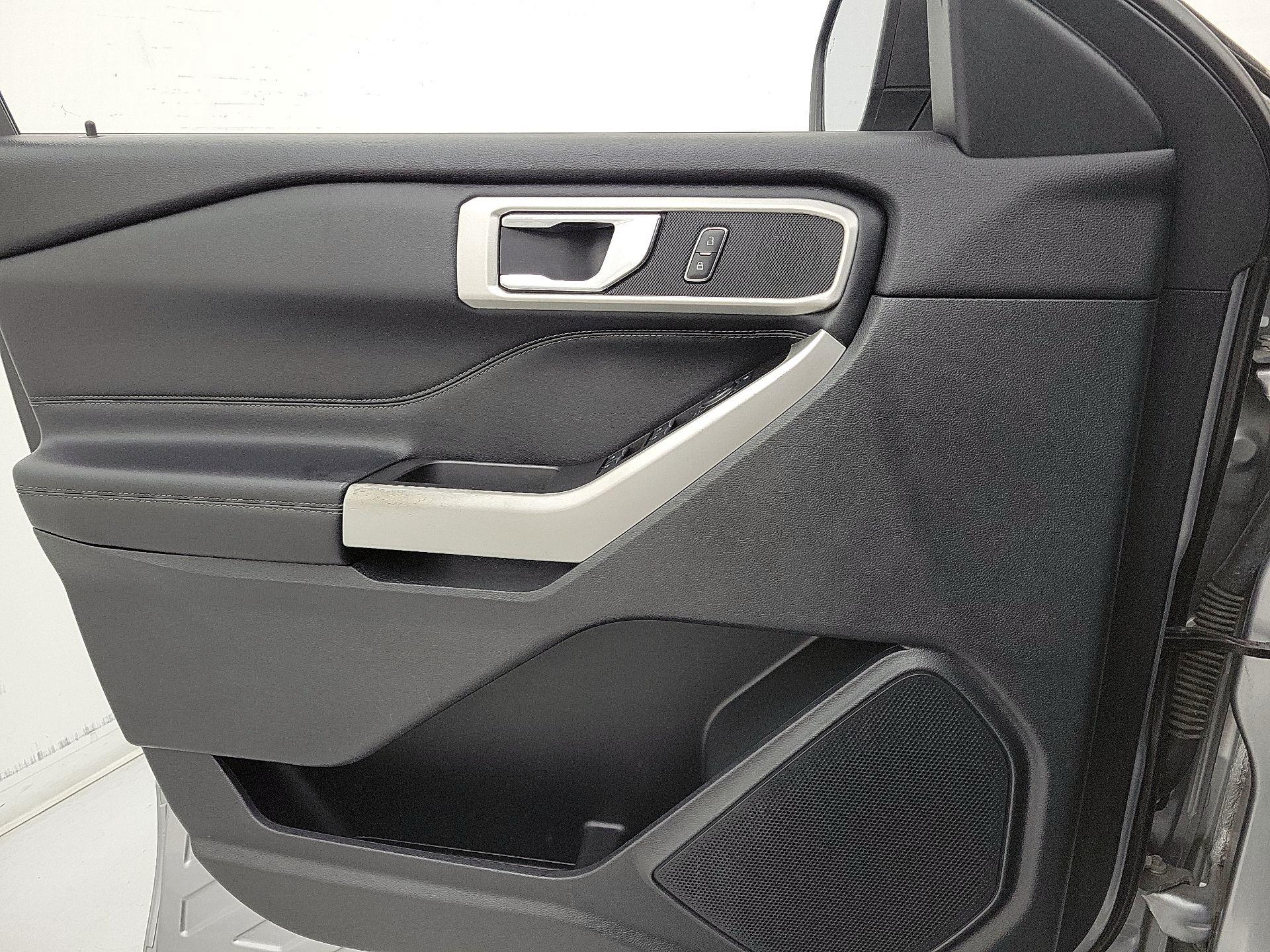 Thumbnail: 2020 Ford Explorer - 12