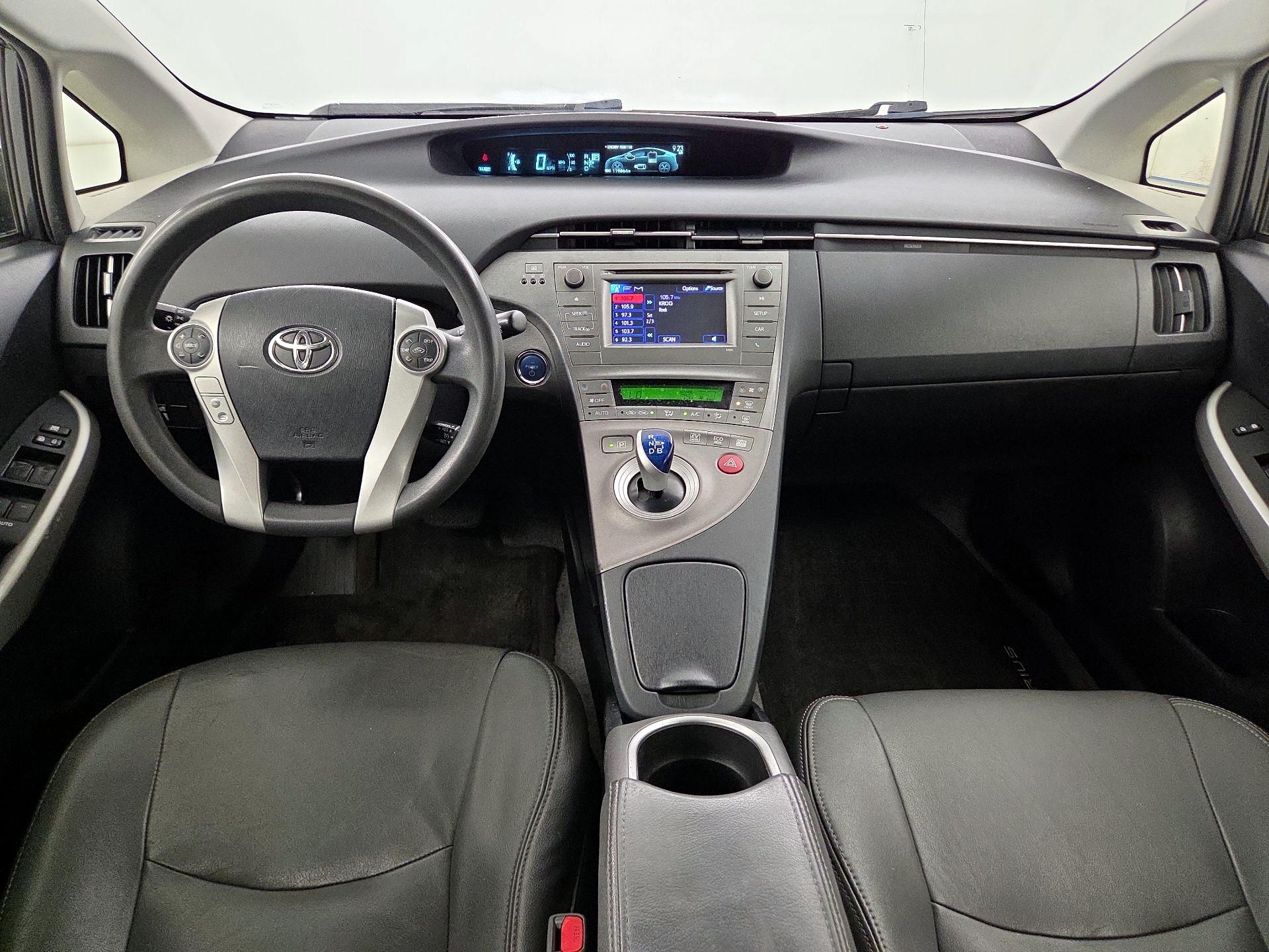 Thumbnail: 2015 Toyota Prius - 9