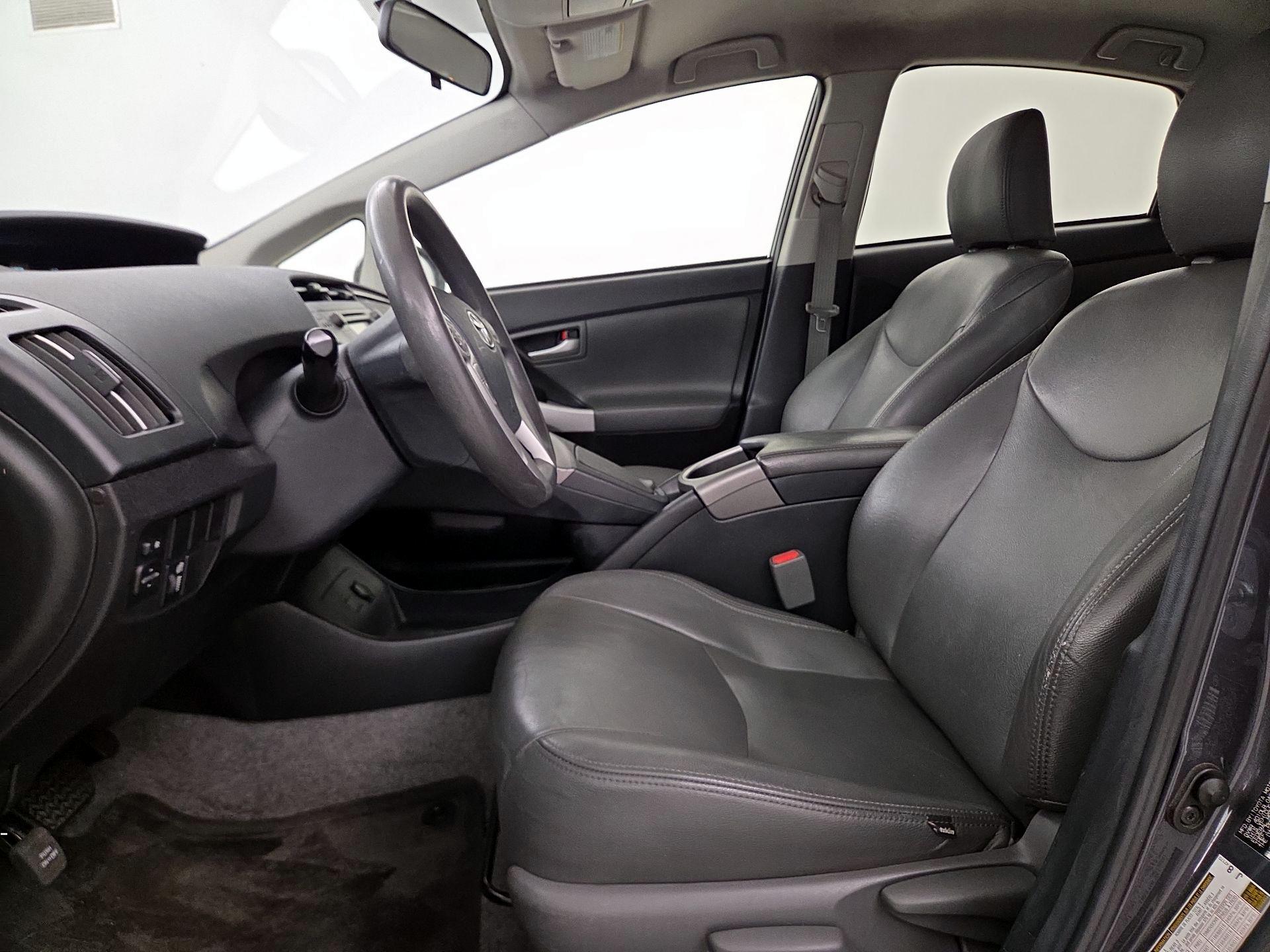 Thumbnail: 2015 Toyota Prius - 11