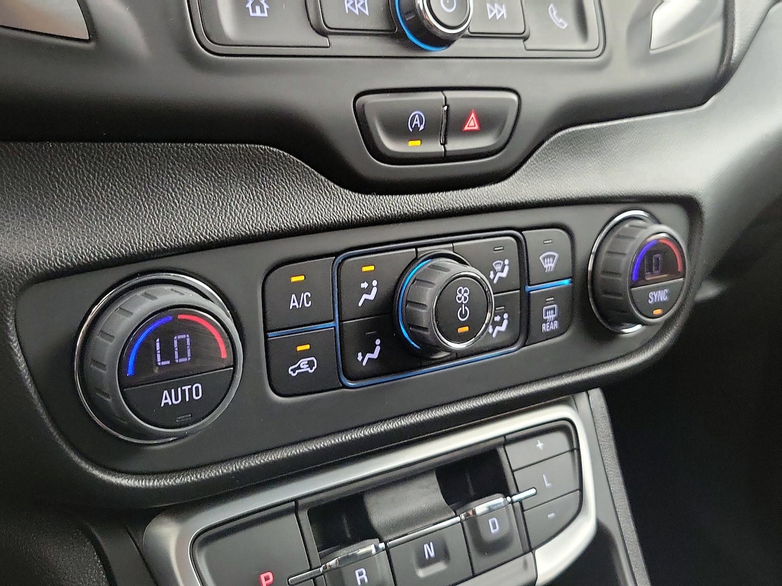 2022 GMC Terrain SLE - Photo 17
