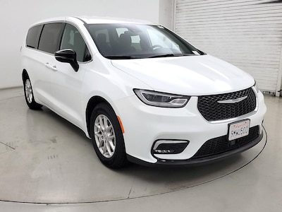 2024 Chrysler Pacifica Touring