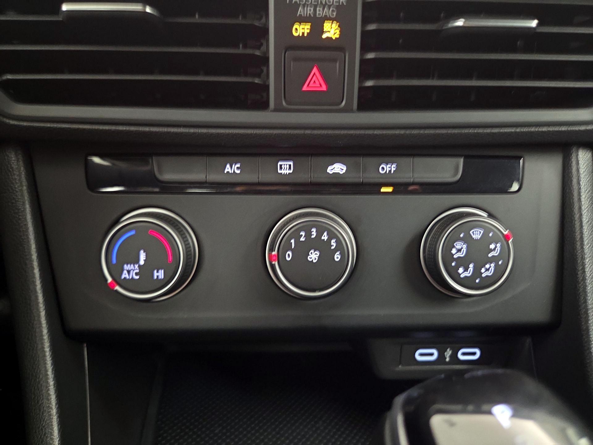 Thumbnail: 2024 Volkswagen Jetta - 16