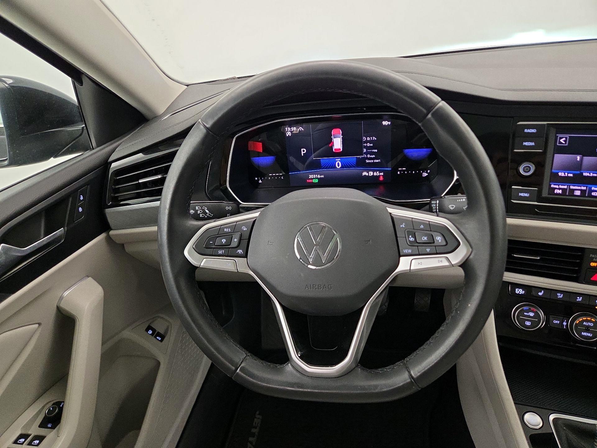 Thumbnail: 2023 Volkswagen Jetta - 10