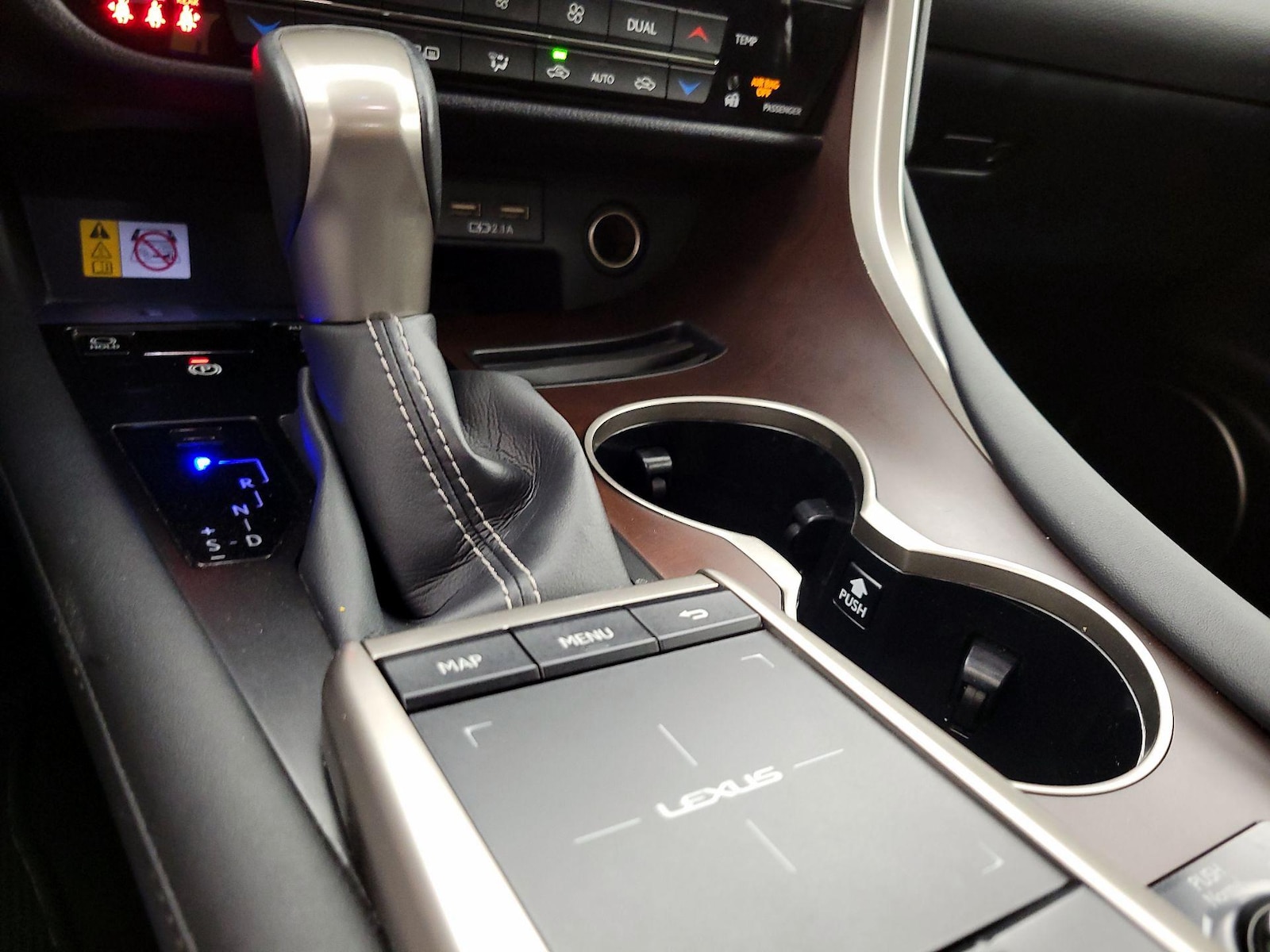 2022 Lexus RX Hybrid 450h - Photo 19
