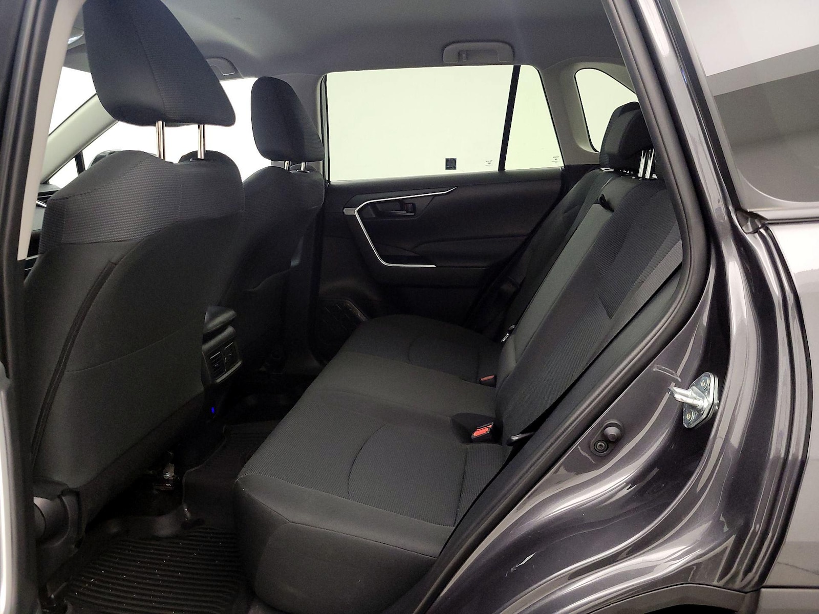 2025 Toyota RAV4 LE - Photo 20