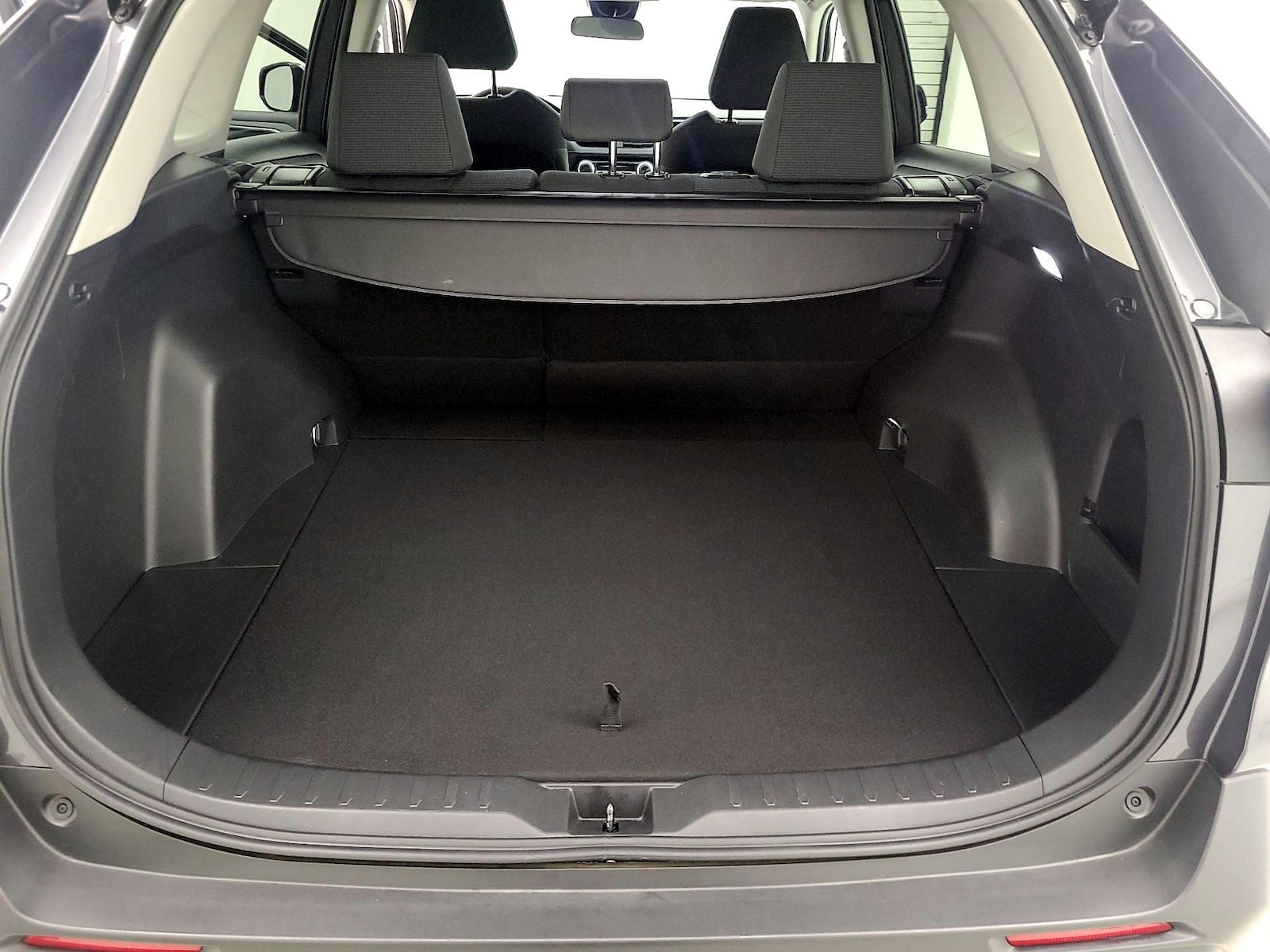 2025 Toyota RAV4 LE - Photo 21