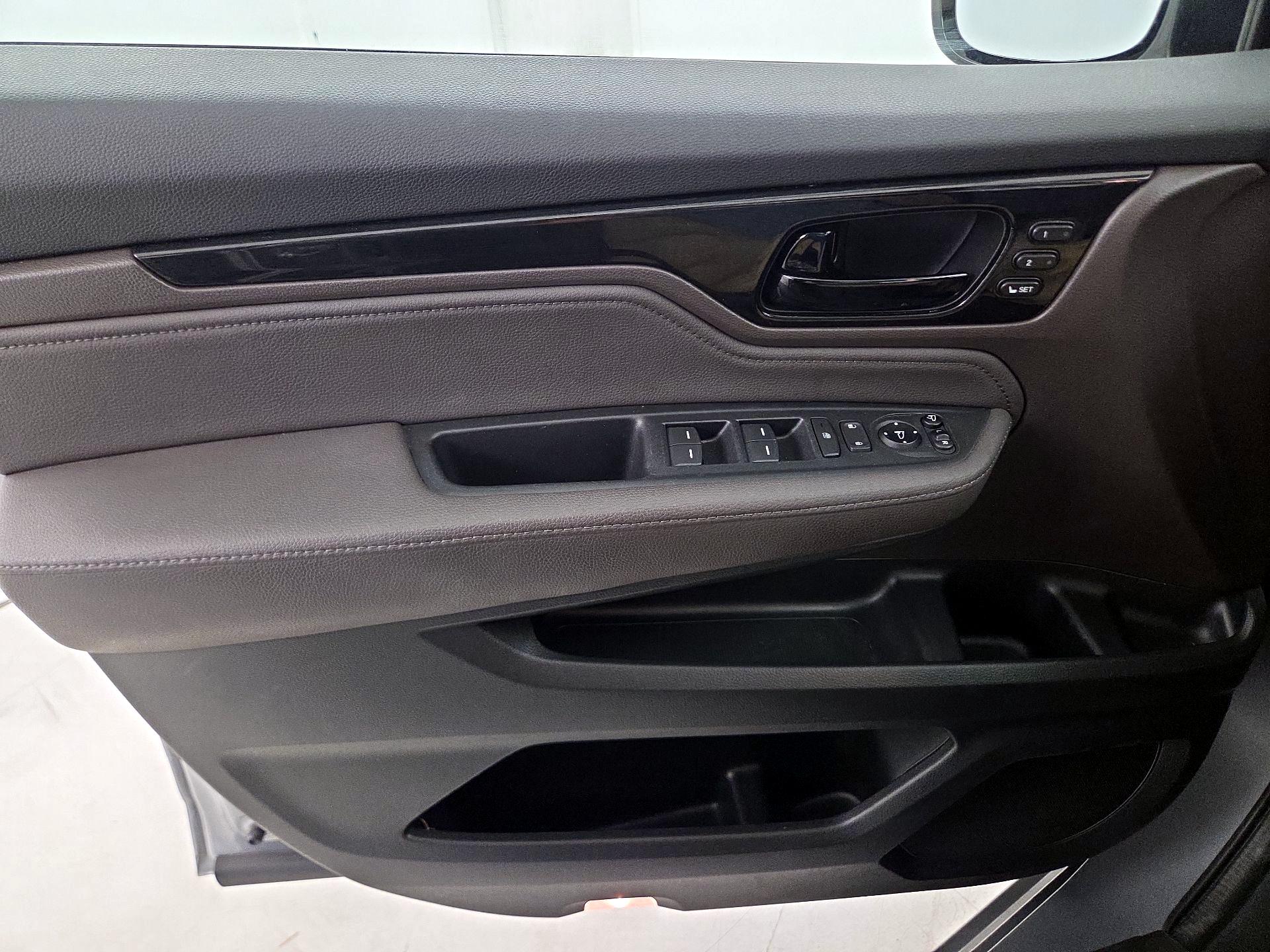 Thumbnail: 2018 Honda Odyssey - 12