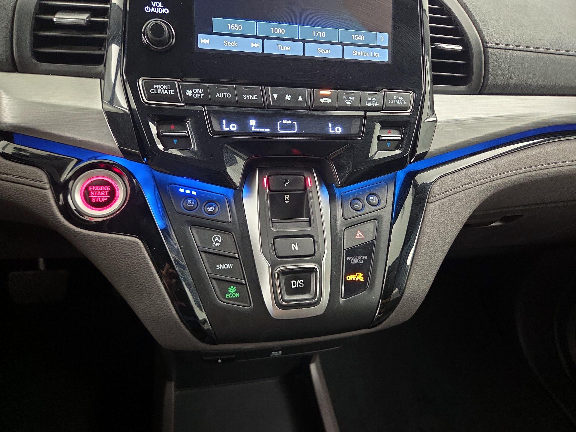 Thumbnail: 2018 Honda Odyssey - 18