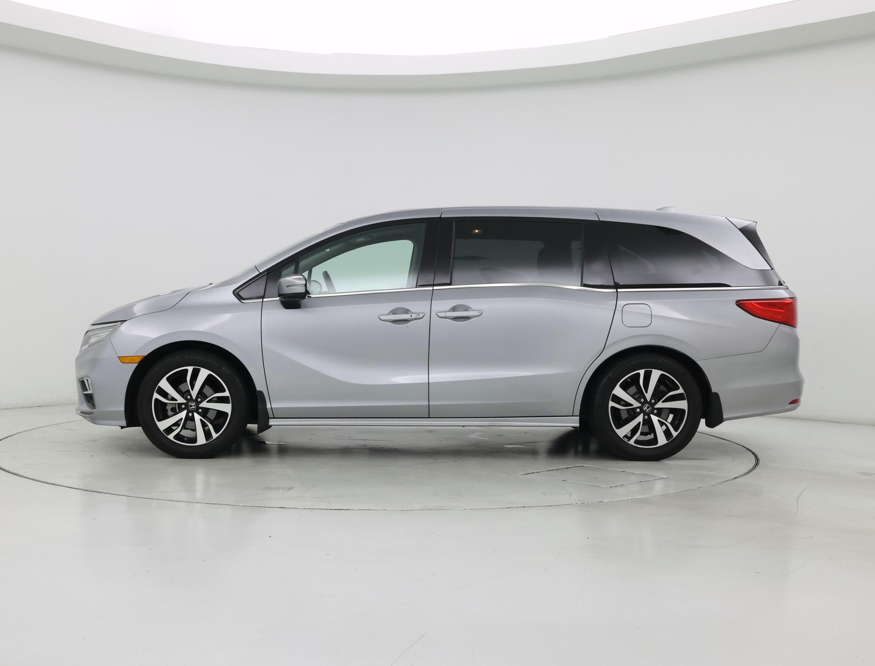 Thumbnail: 2018 Honda Odyssey - 3