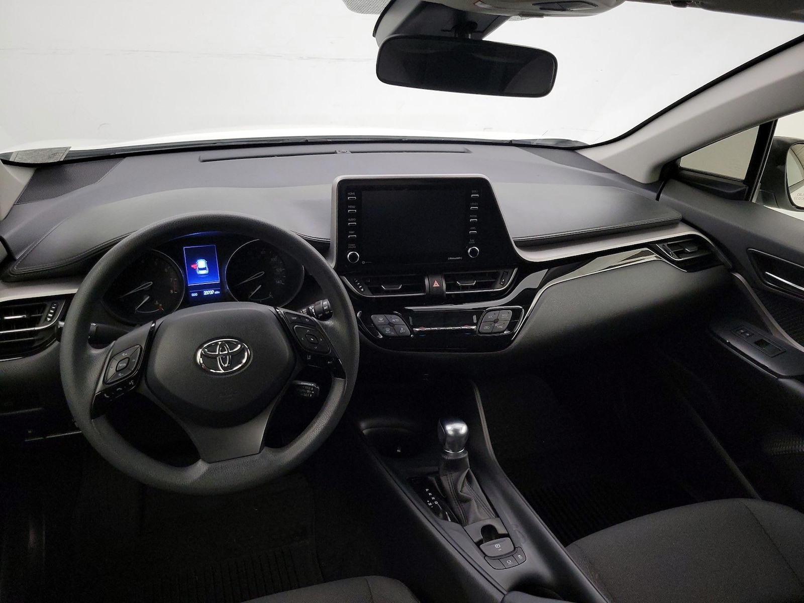 2021 Toyota C-HR LE - Photo 10
