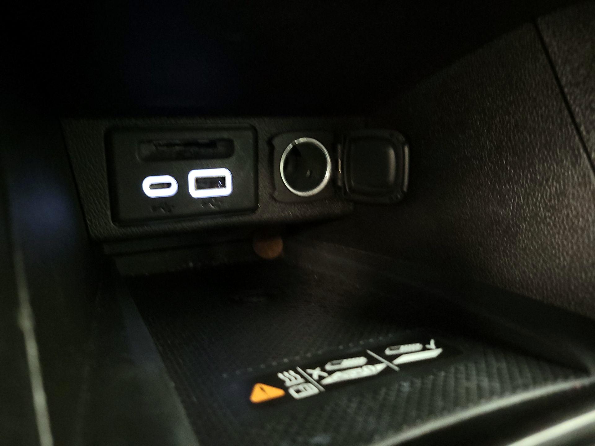 Thumbnail: 2023 Chevrolet Bolt EV - 18