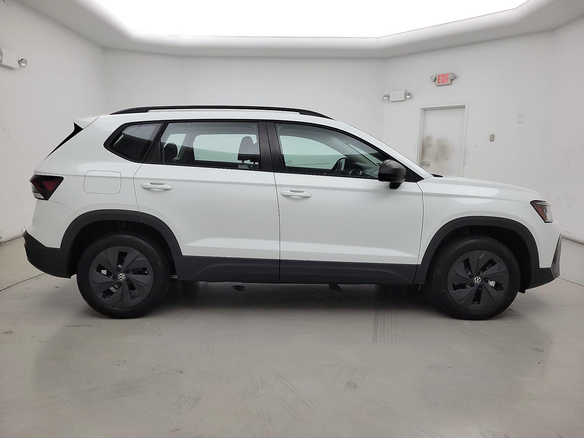 Thumbnail: 2025 Volkswagen Taos - 4