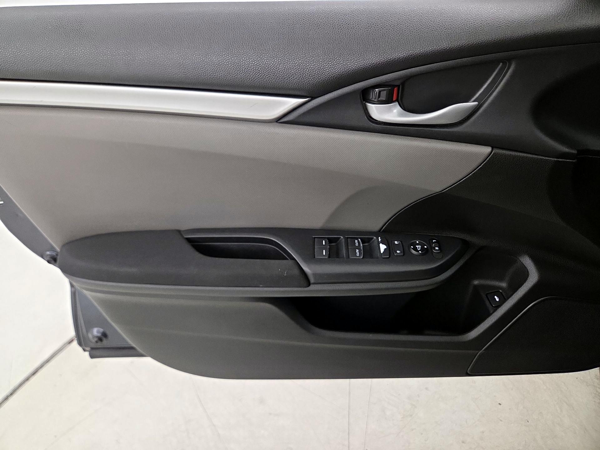 Thumbnail: 2017 Honda Civic - 12