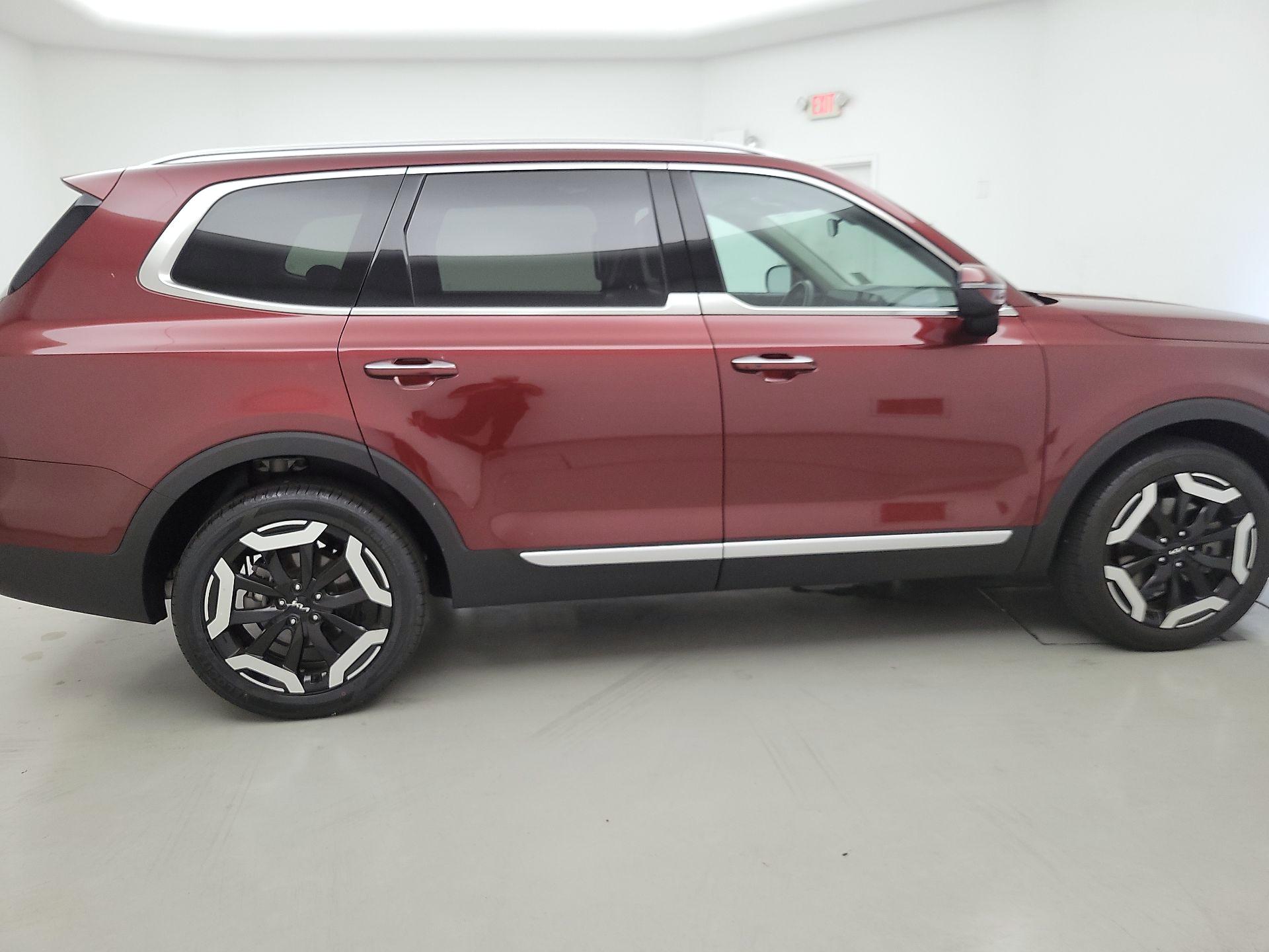 Thumbnail: 2023 Kia Telluride - 4
