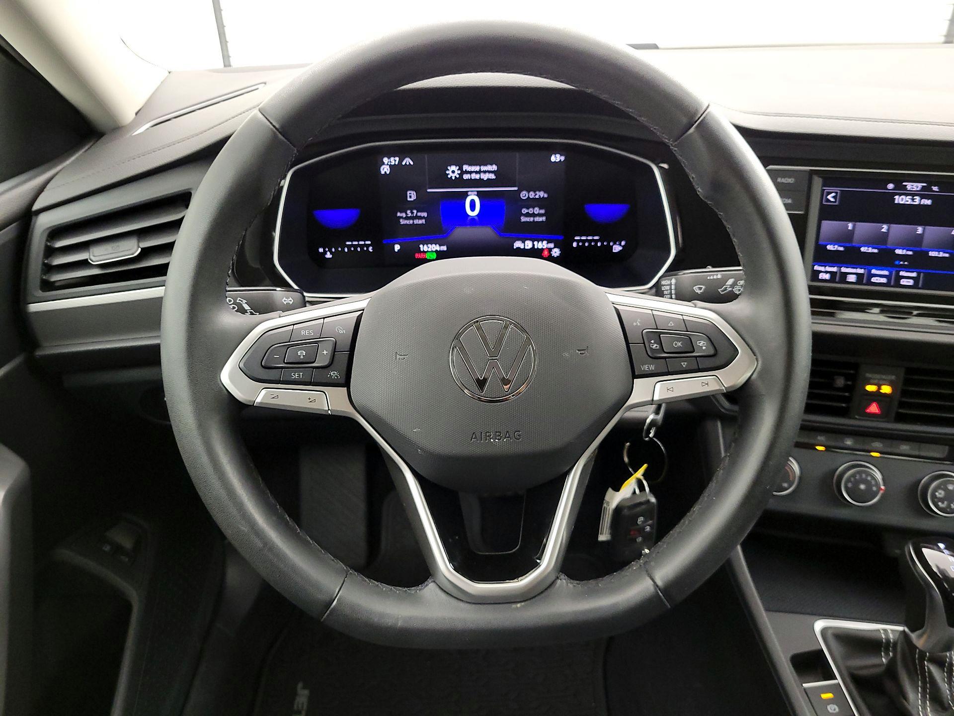 Thumbnail: 2024 Volkswagen Jetta - 10