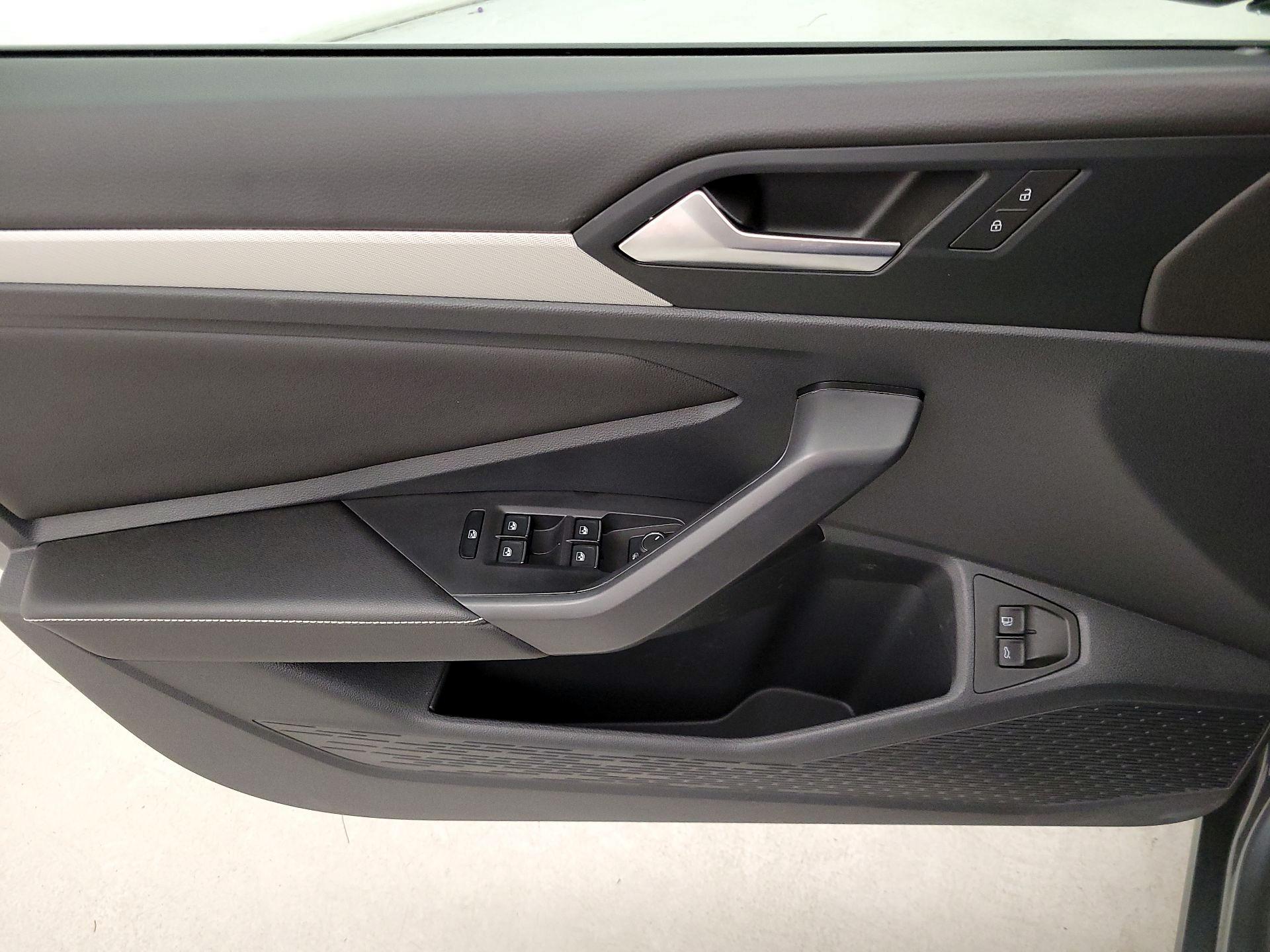 Thumbnail: 2024 Volkswagen Jetta - 12