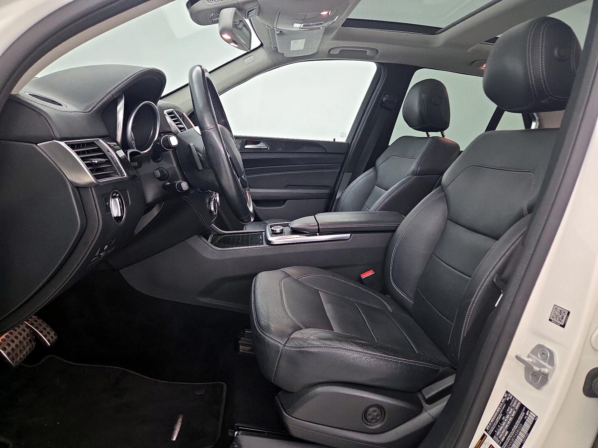 Thumbnail: 2015 Mercedes-Benz M-Class - 11