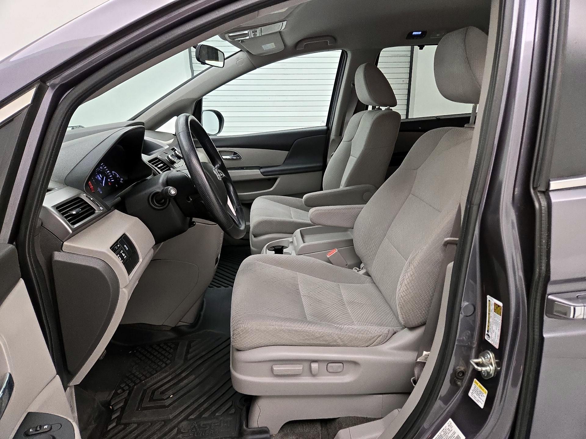 Thumbnail: 2015 Honda Odyssey - 11