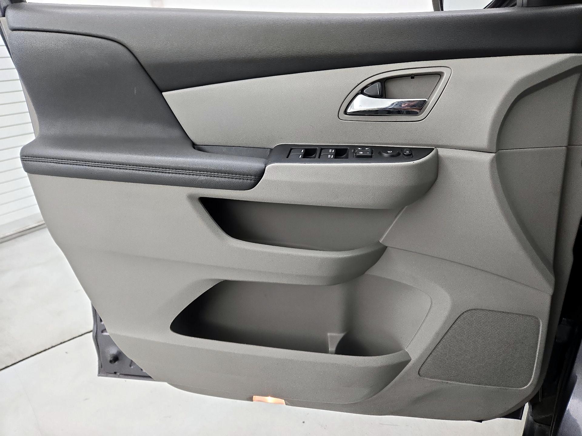 Thumbnail: 2015 Honda Odyssey - 12