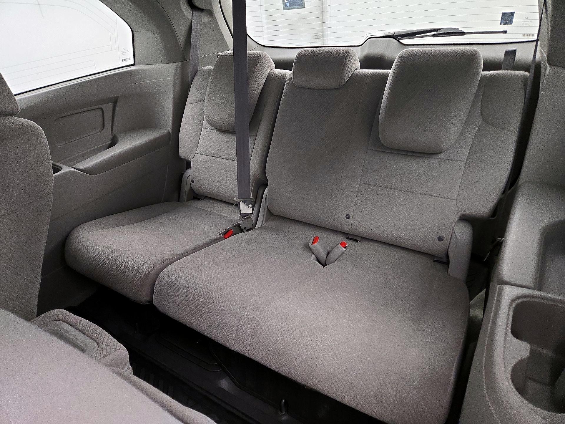 Thumbnail: 2015 Honda Odyssey - 20
