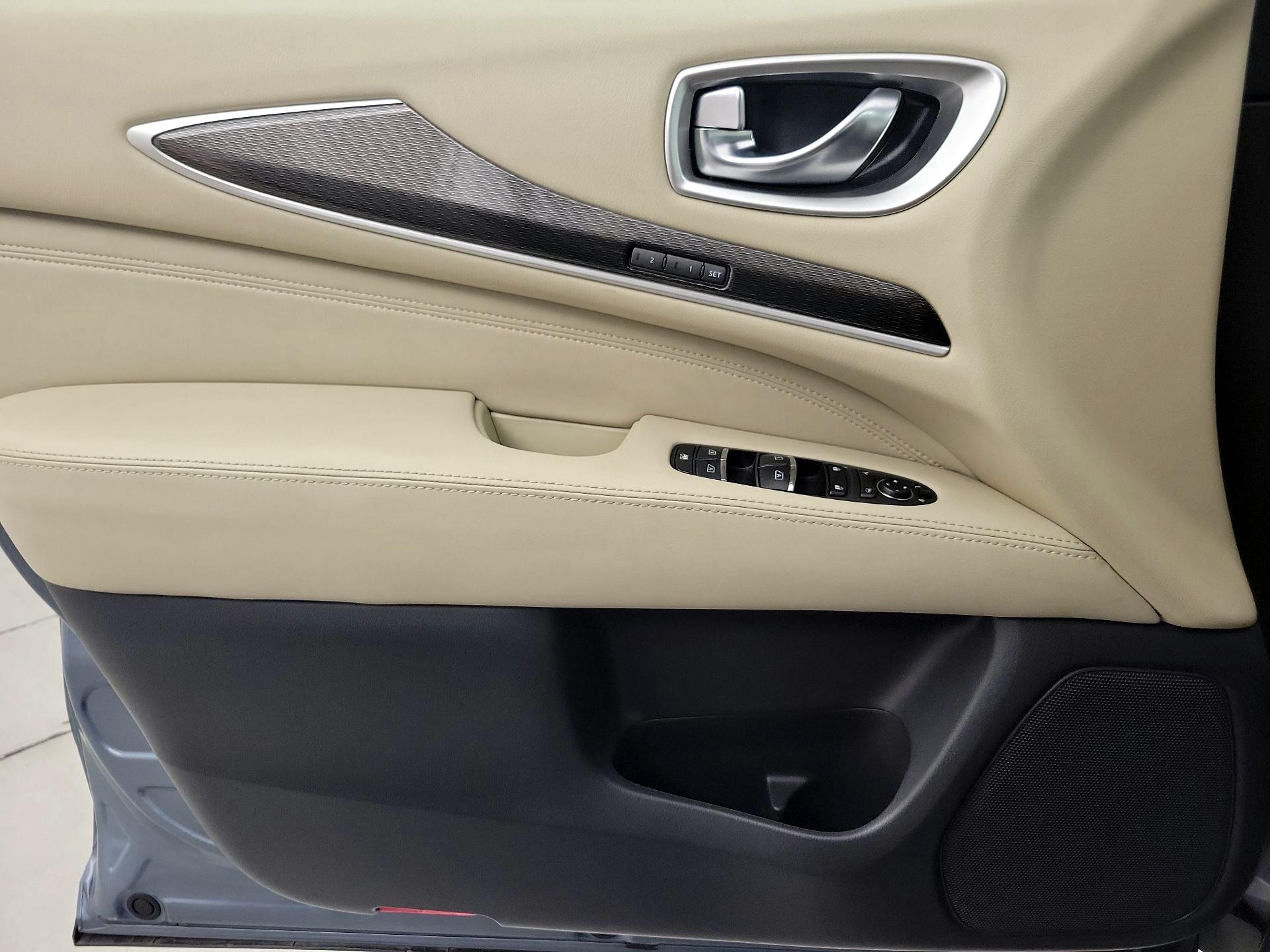 Thumbnail: 2016 INFINITI QX60 - 12
