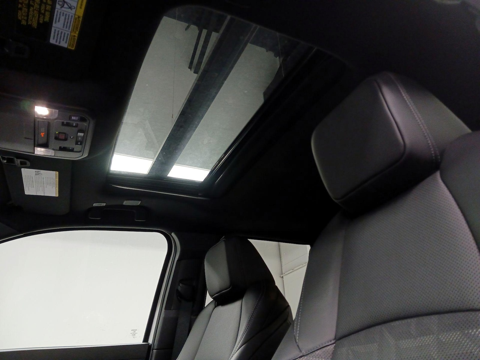 Sunroof(s) & Overhead Airbags