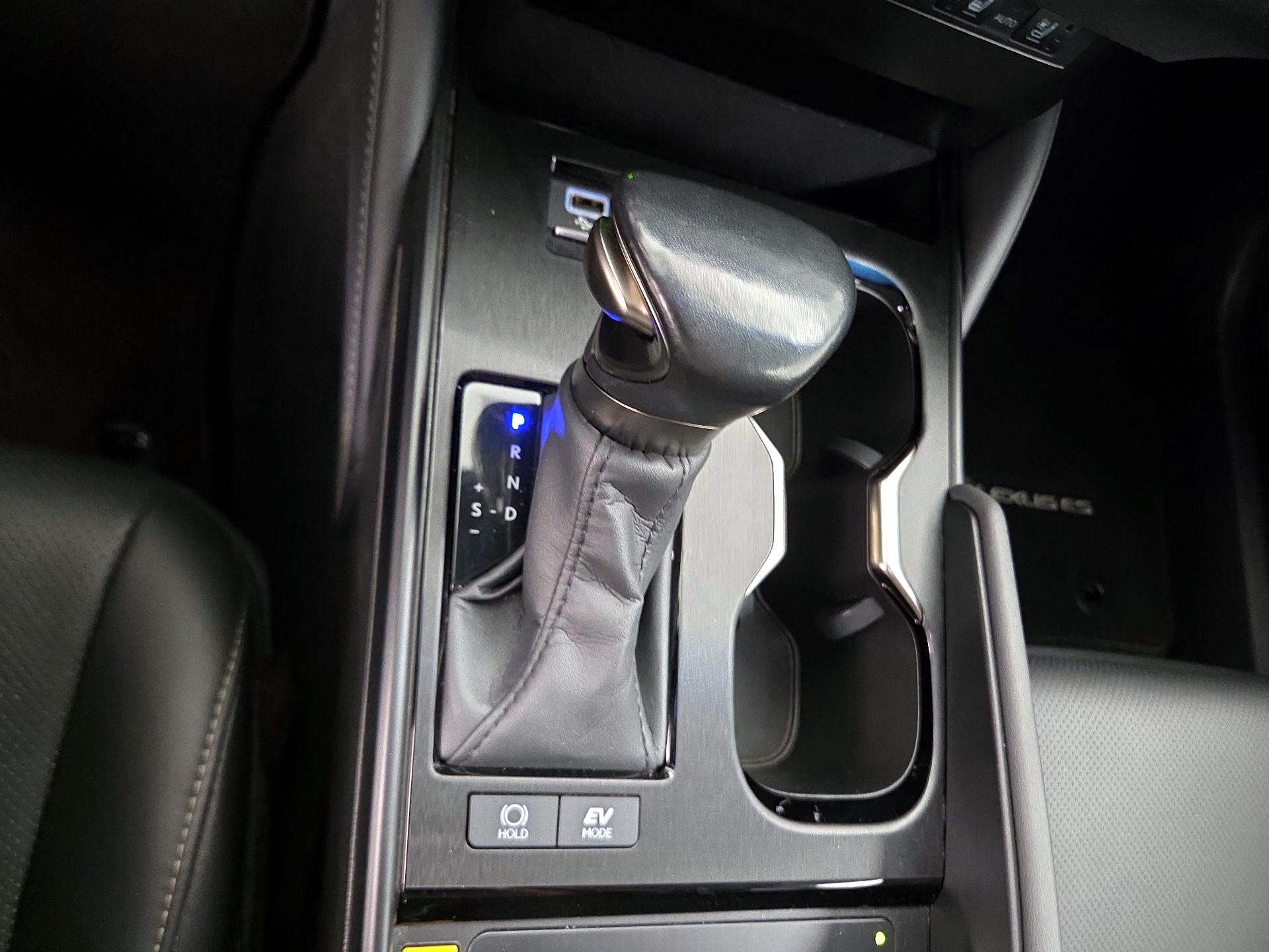 Thumbnail: 2024 Lexus ES - 16