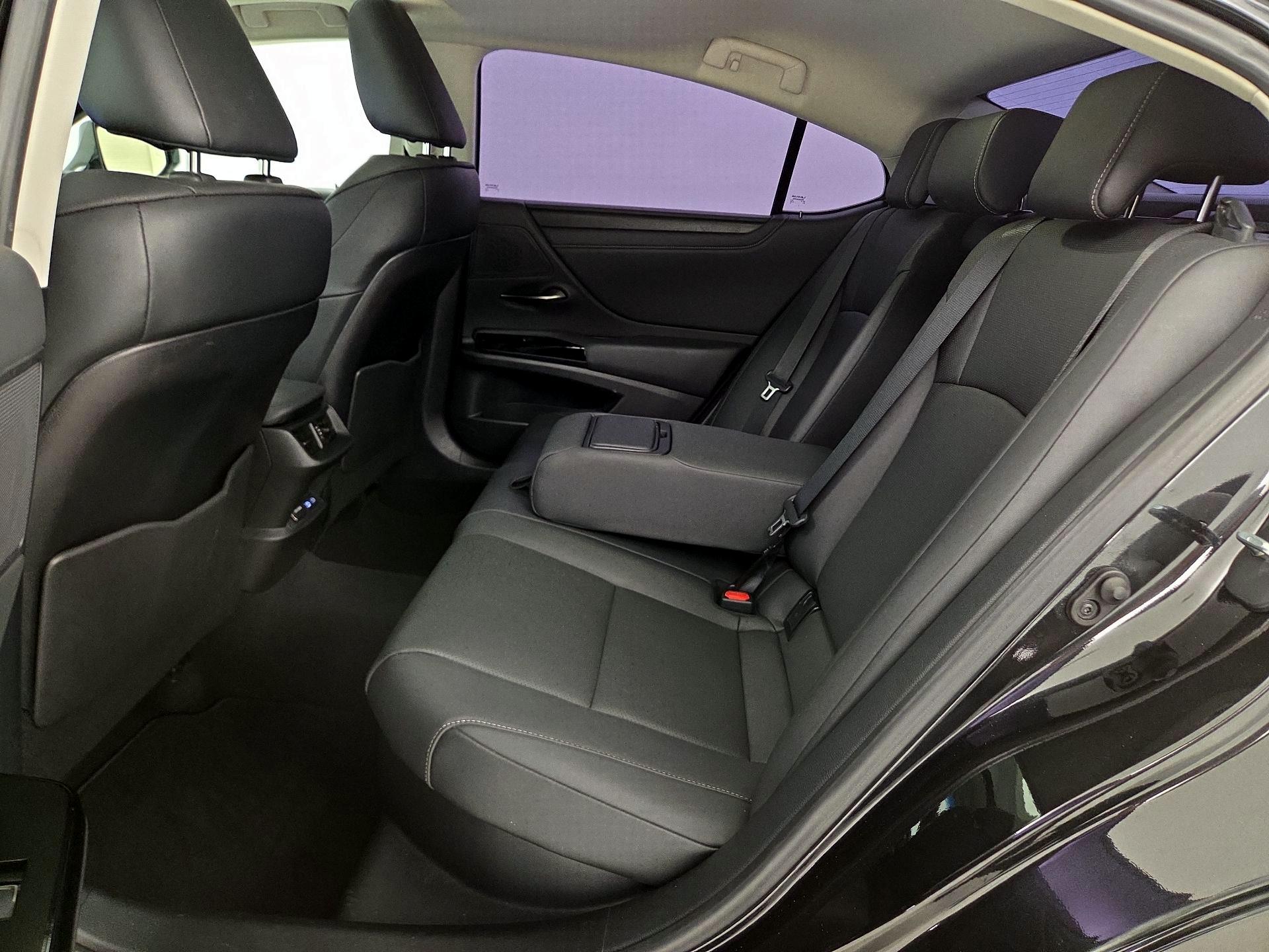 Thumbnail: 2024 Lexus ES - 19