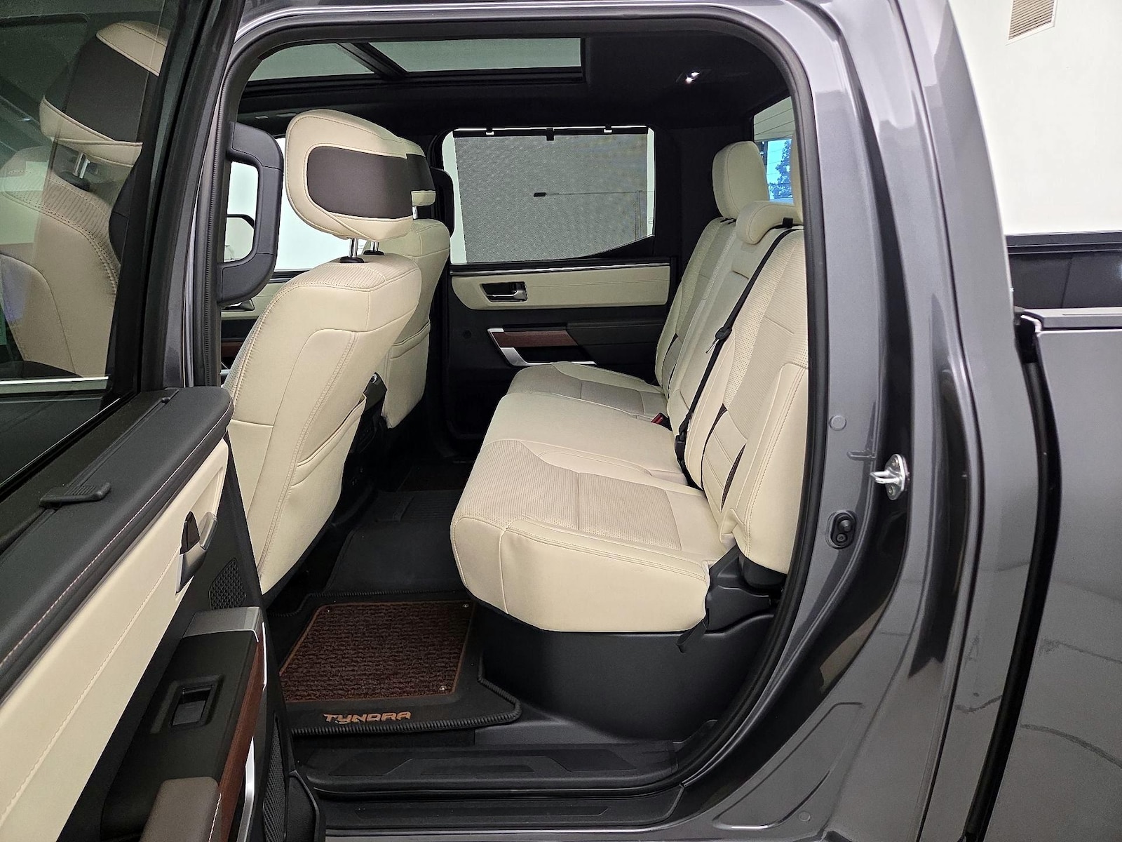 Rear A/C Seat(s)