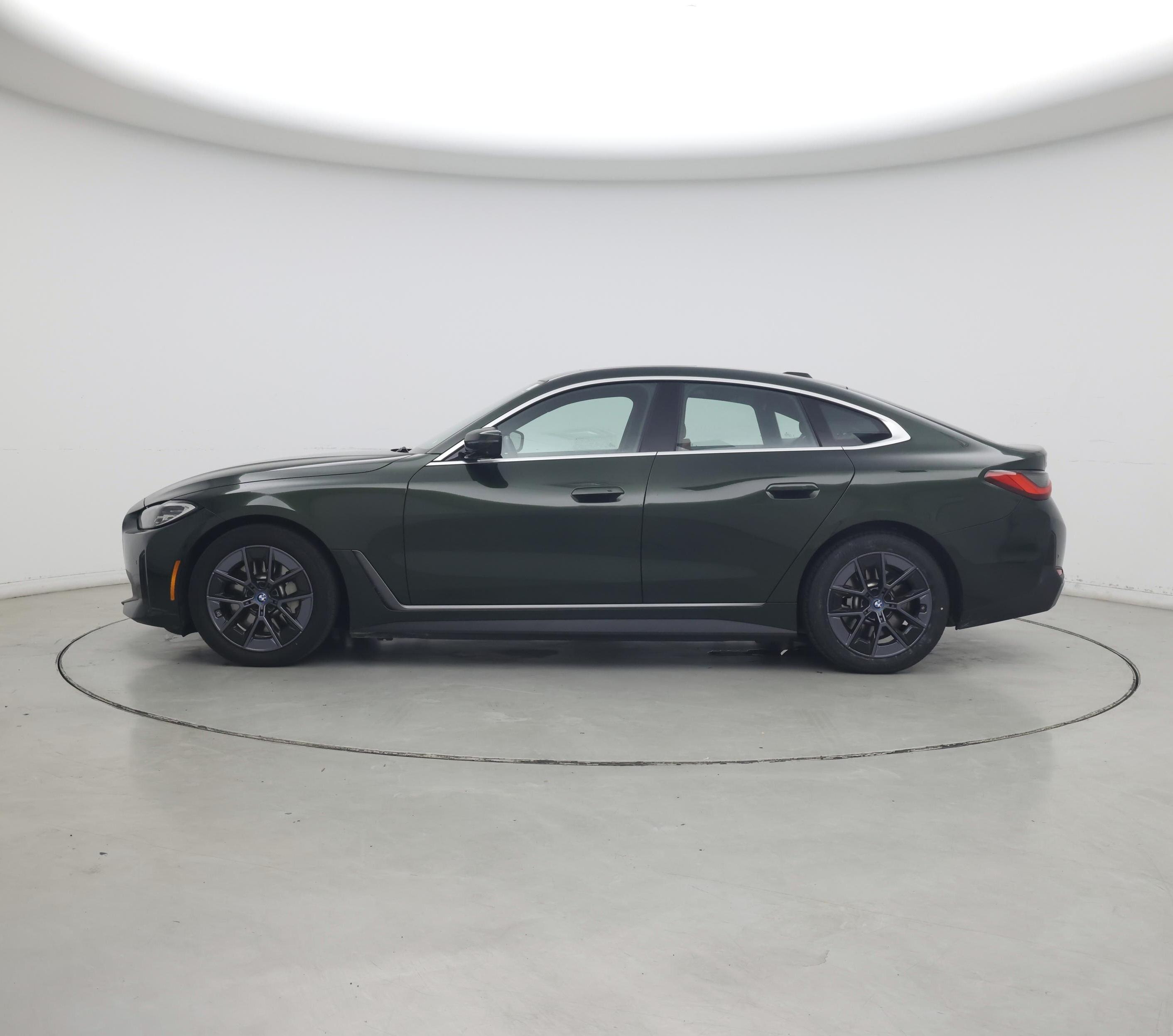 Thumbnail: 2023 BMW i4 - 3