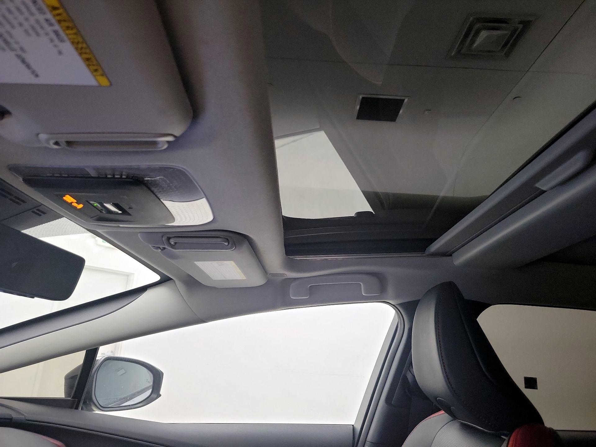 Thumbnail: 2024 Toyota Prius Prime - 19