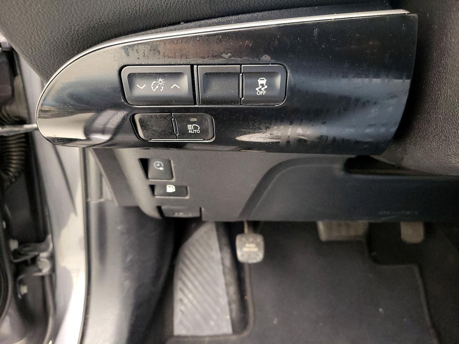 2021 Toyota Prius Prime LE - Photo 14