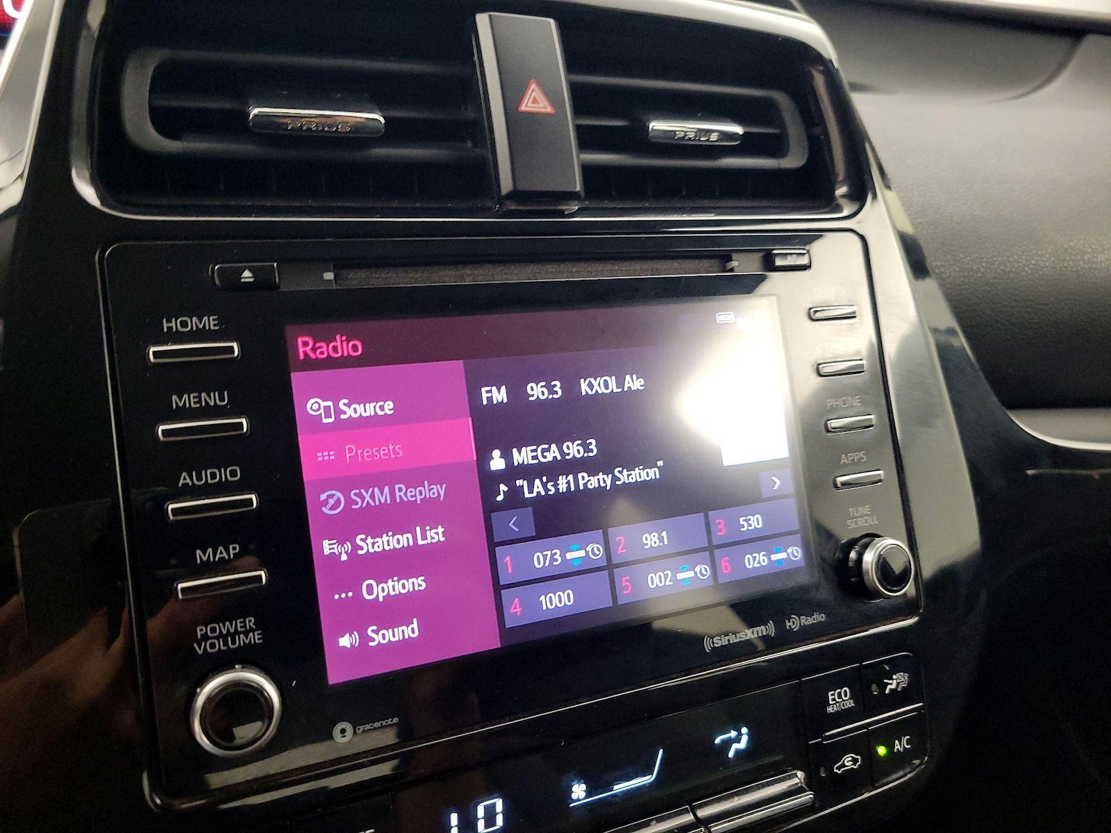 2021 Toyota Prius Prime LE - Photo 16