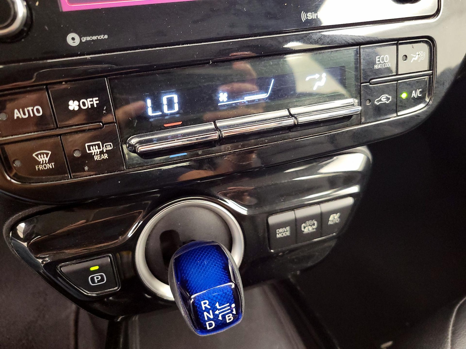 2021 Toyota Prius Prime LE - Photo 17