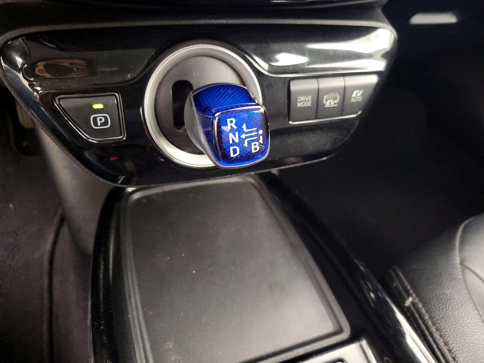 2021 Toyota Prius Prime LE - Photo 18