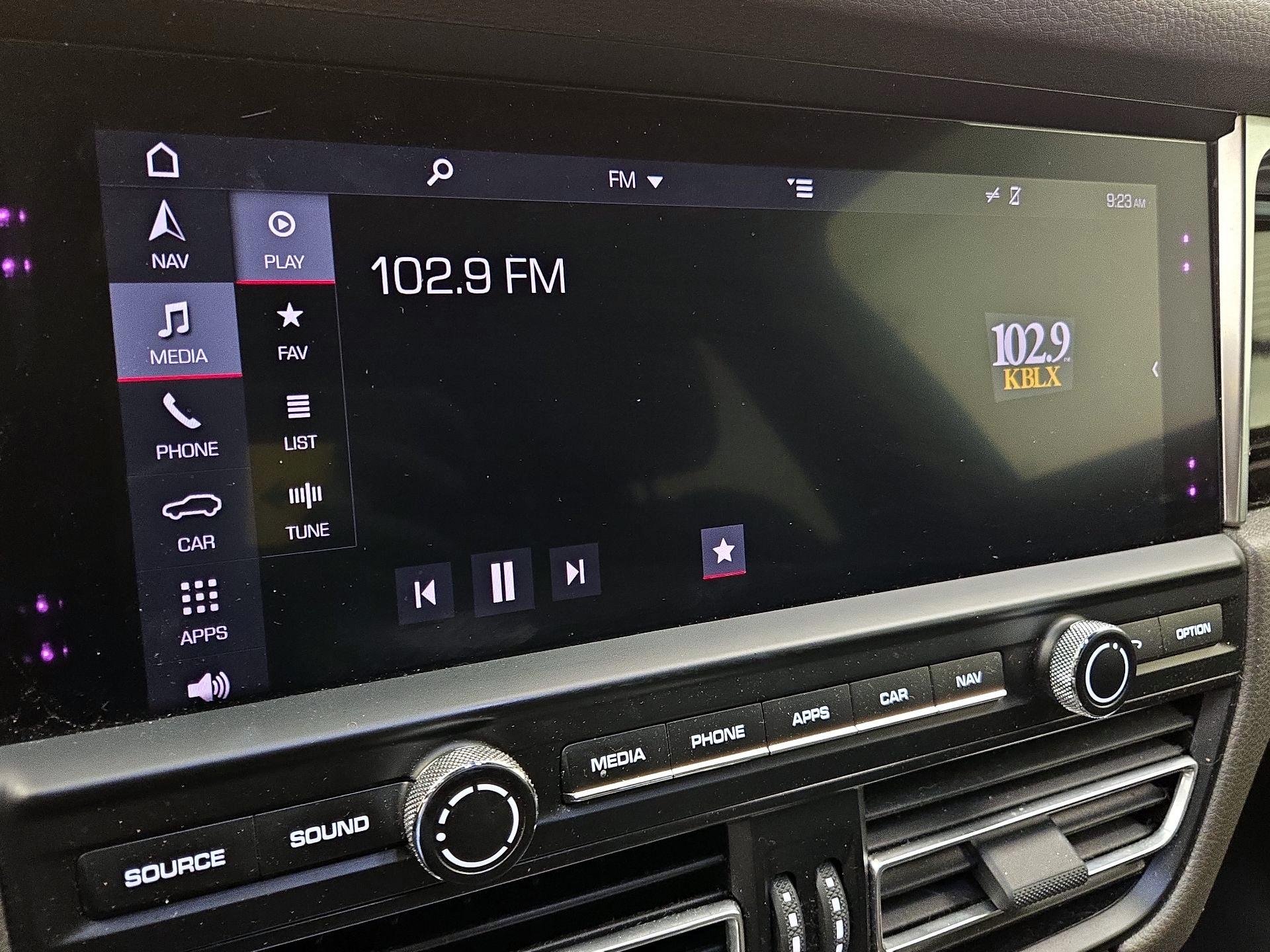 Thumbnail: 2019 Porsche Macan - 16