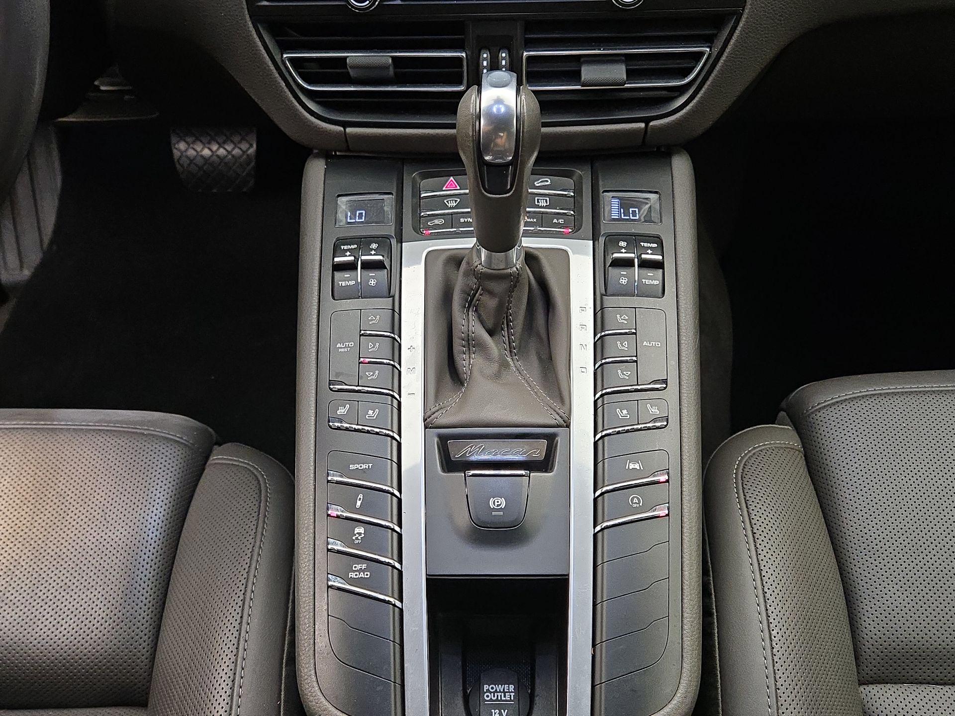 Thumbnail: 2019 Porsche Macan - 18