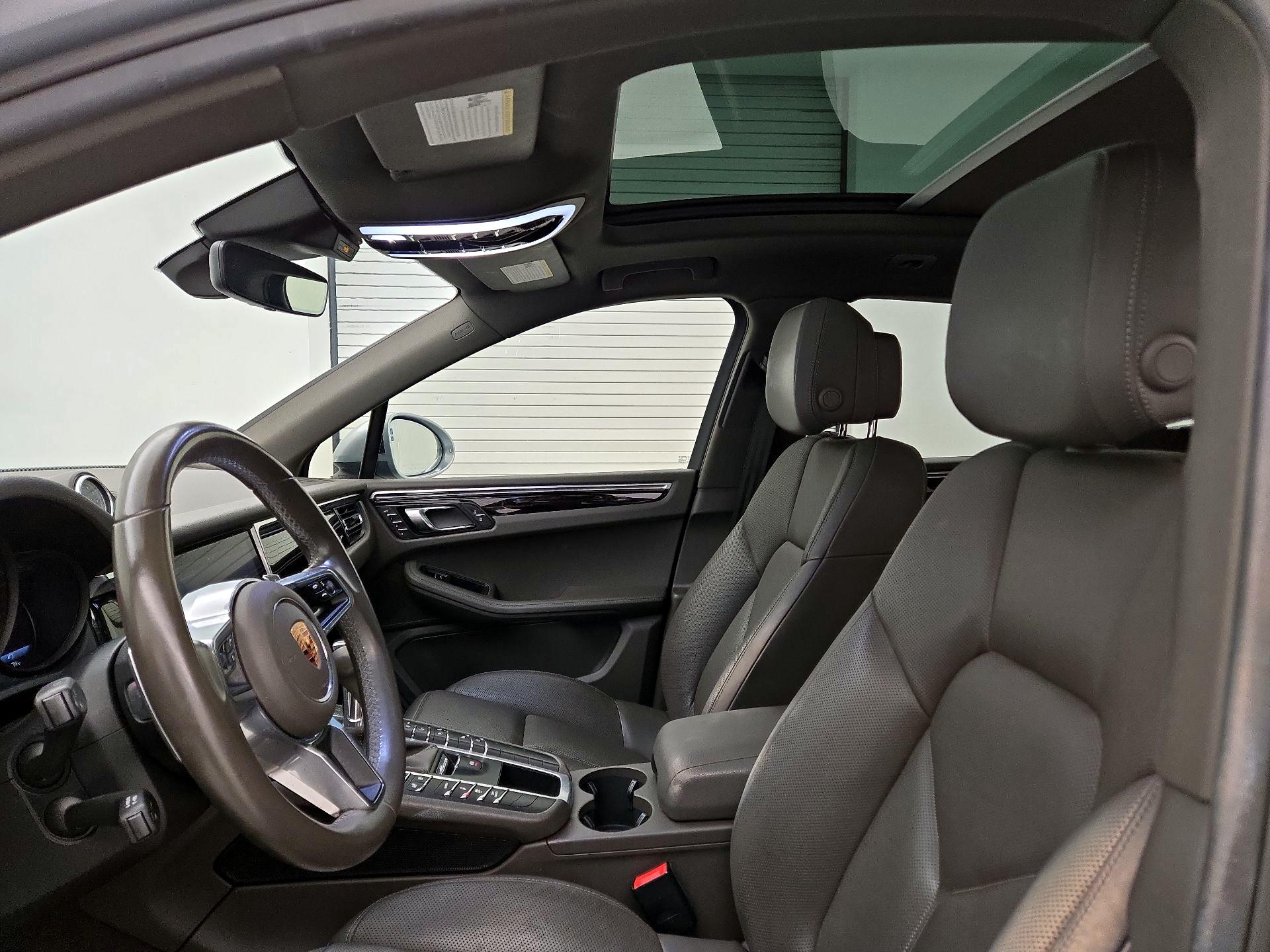 Thumbnail: 2019 Porsche Macan - 19