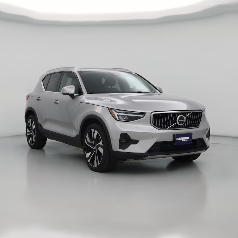 2025 Volvo XC40 B5 Core Bright Theme