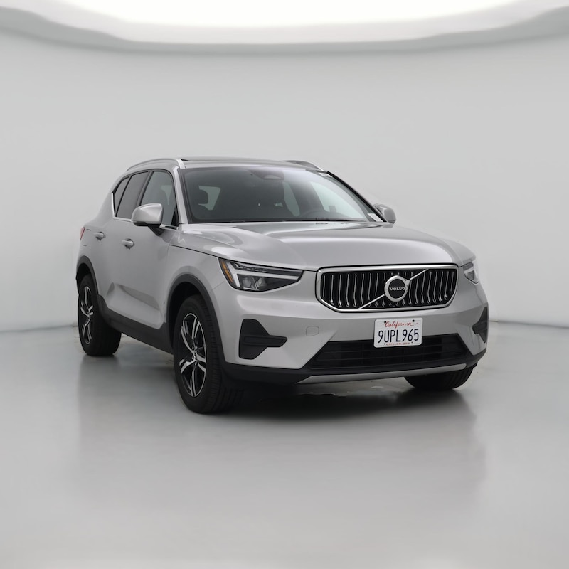 2025 Volvo XC40 B5 Core Bright Theme