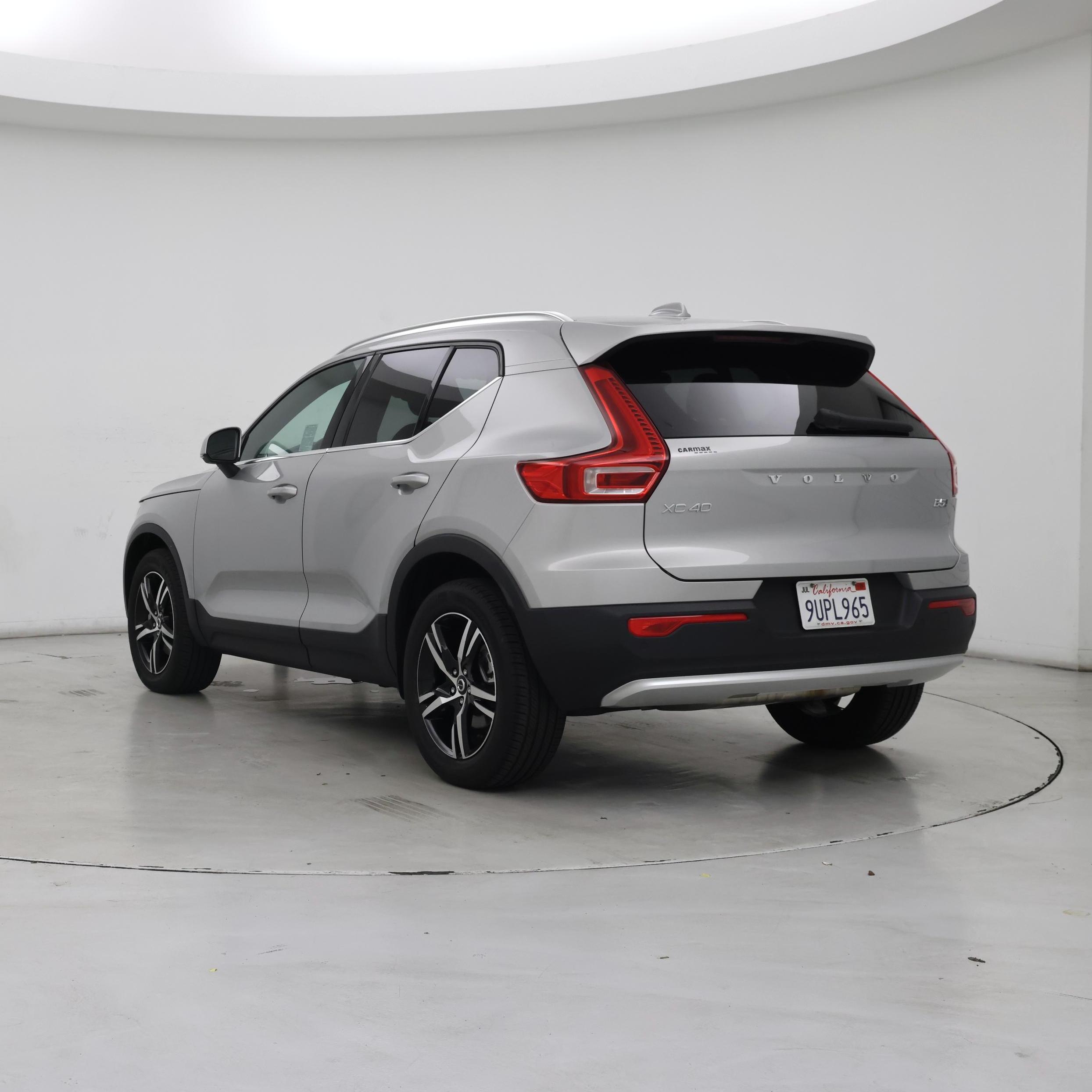 Thumbnail: 2025 Volvo XC40 - 2