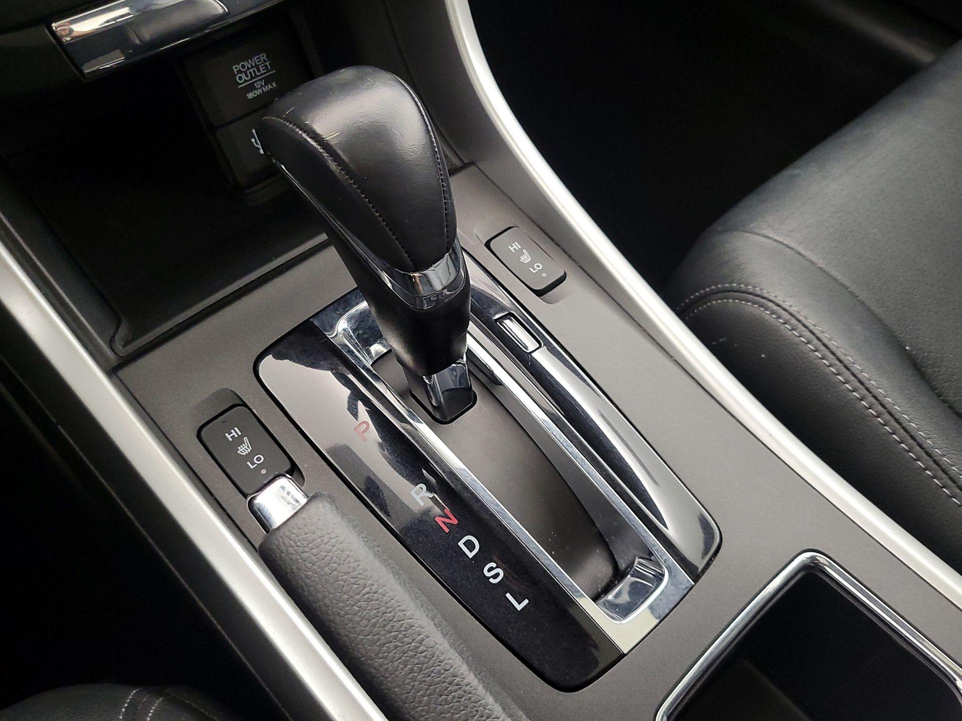 Thumbnail: 2015 Honda Accord - 17