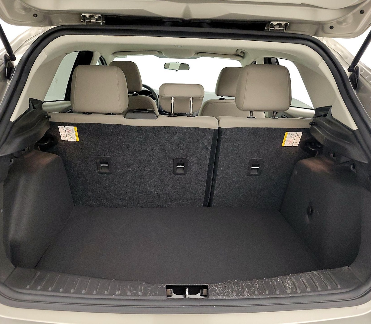 Trunk/Cargo (Seats Up)
