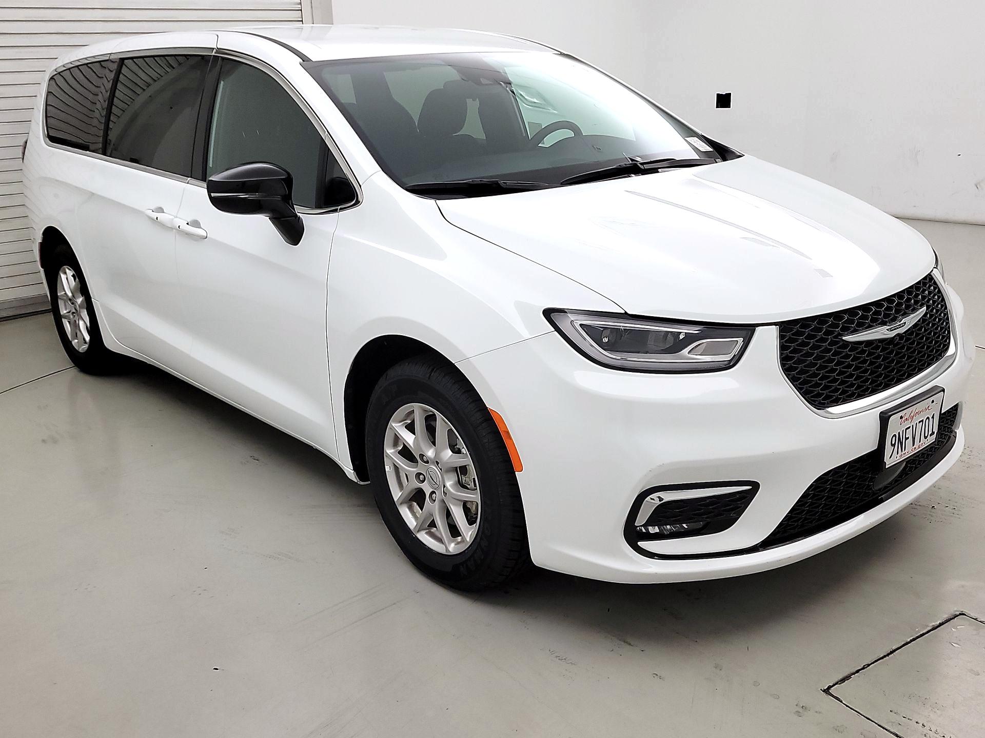 Thumbnail: 2024 Chrysler Pacifica - 1