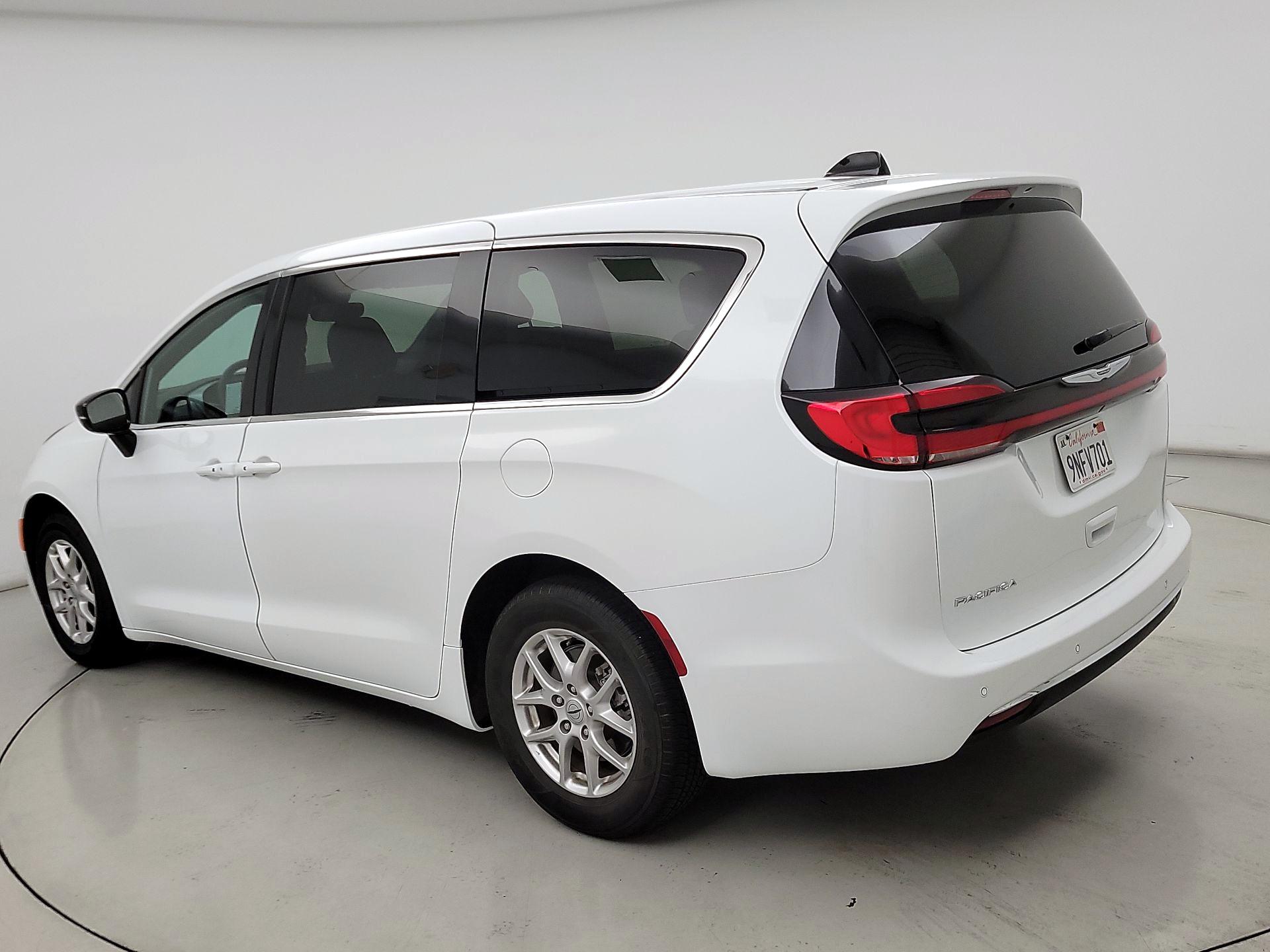 Thumbnail: 2024 Chrysler Pacifica - 7