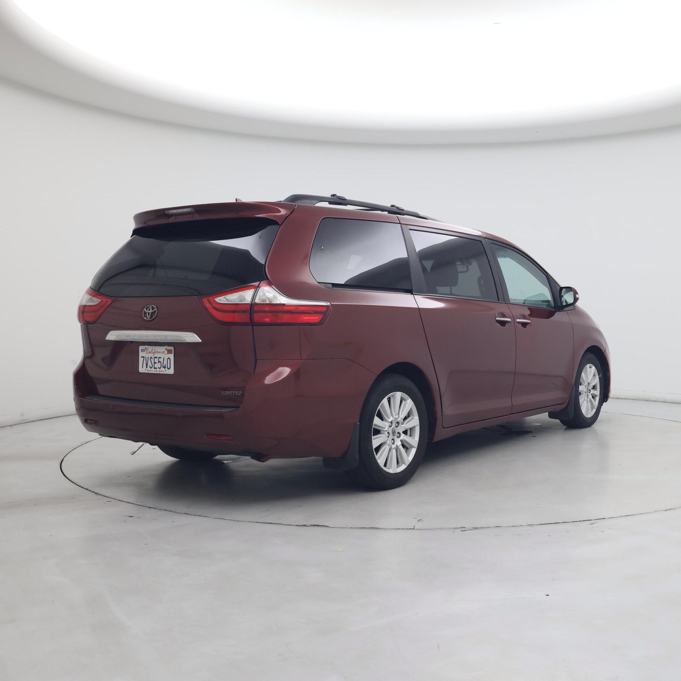 Thumbnail: 2017 Toyota Sienna - 8