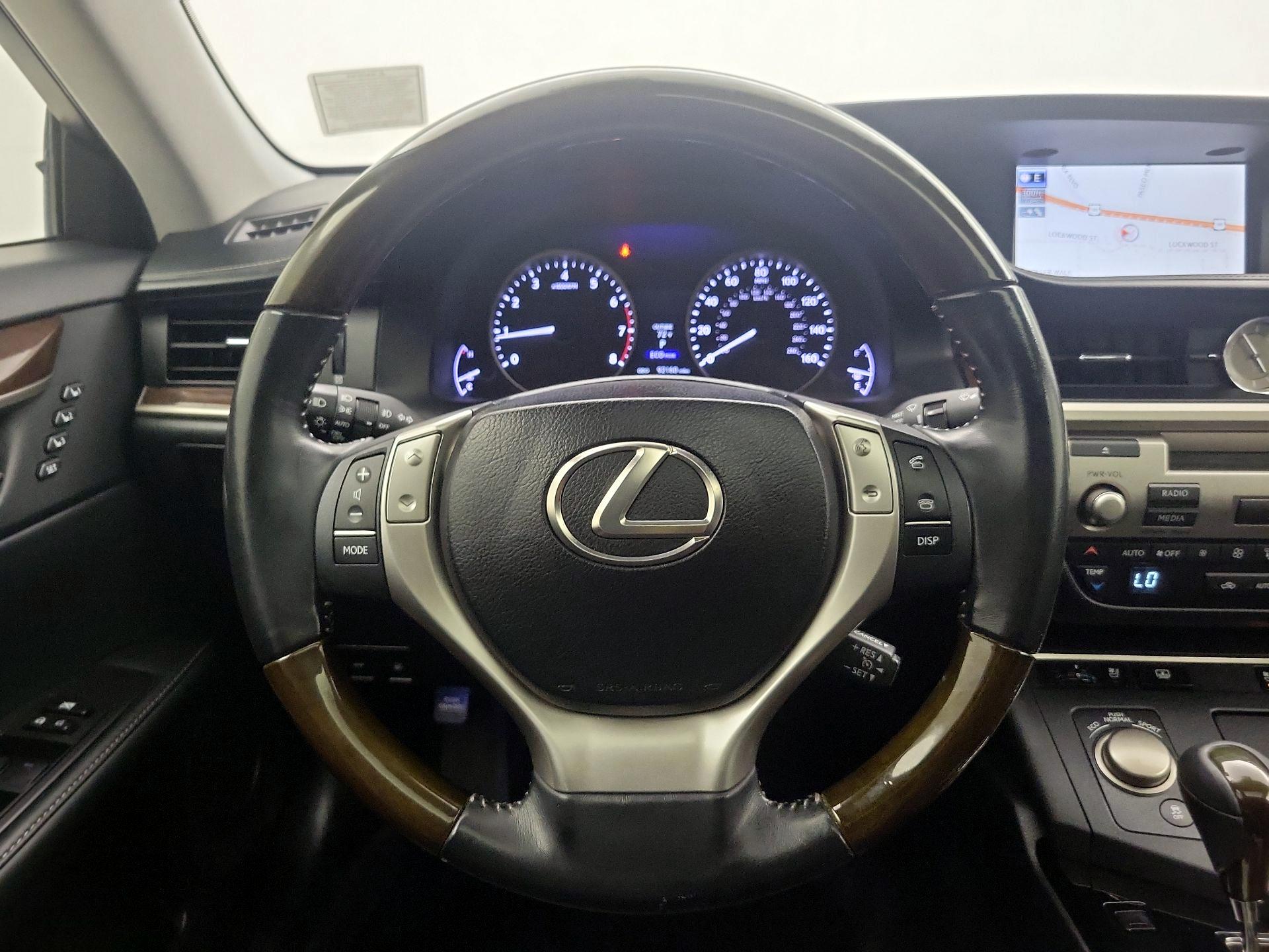 Thumbnail: 2014 Lexus ES - 10