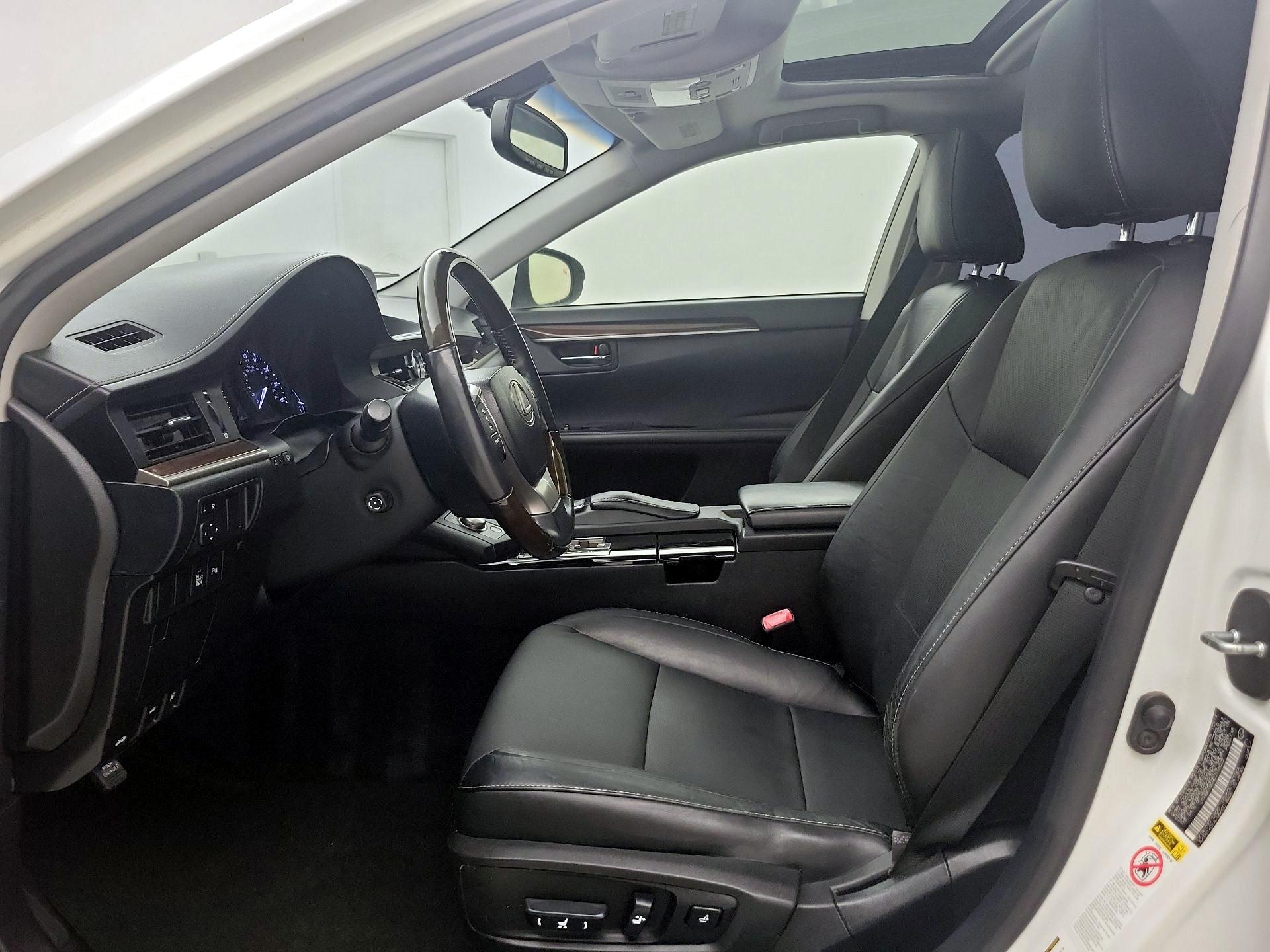 Thumbnail: 2014 Lexus ES - 11